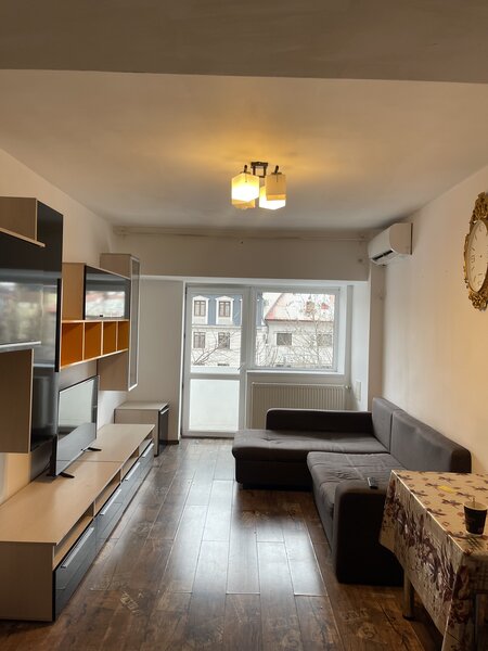 Apartament cu 3 camere